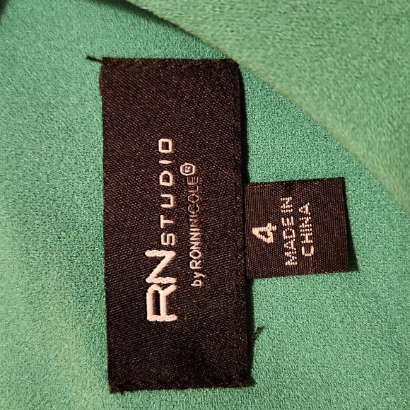 New! RN Studio green dress with ruffle sleeves size 4. Wedding party formal - Picture 2 of 9